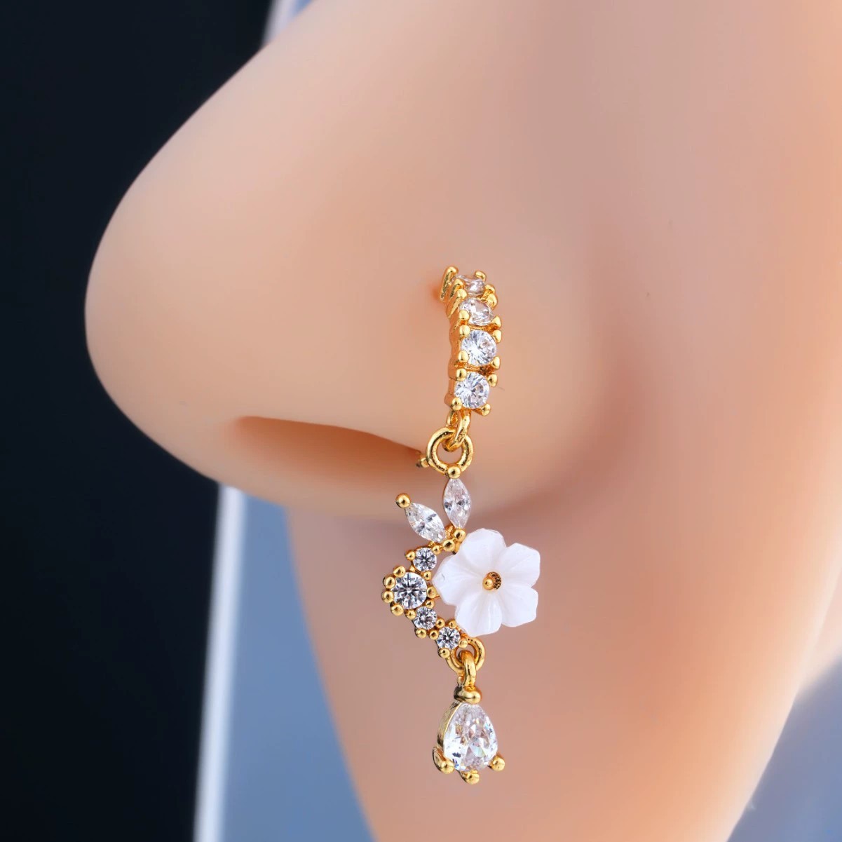 Gold Flower Nose Ring with Dan - đánh giá và giá Body Jewelry Surgical Steel