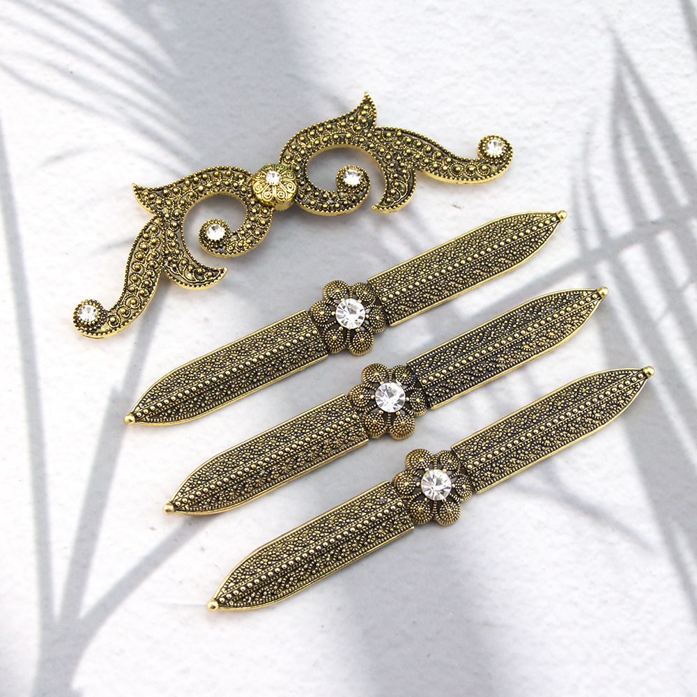 Vintage Caucasus Women Breastp - đánh giá và giá Body Jewelry By The Chain Gang